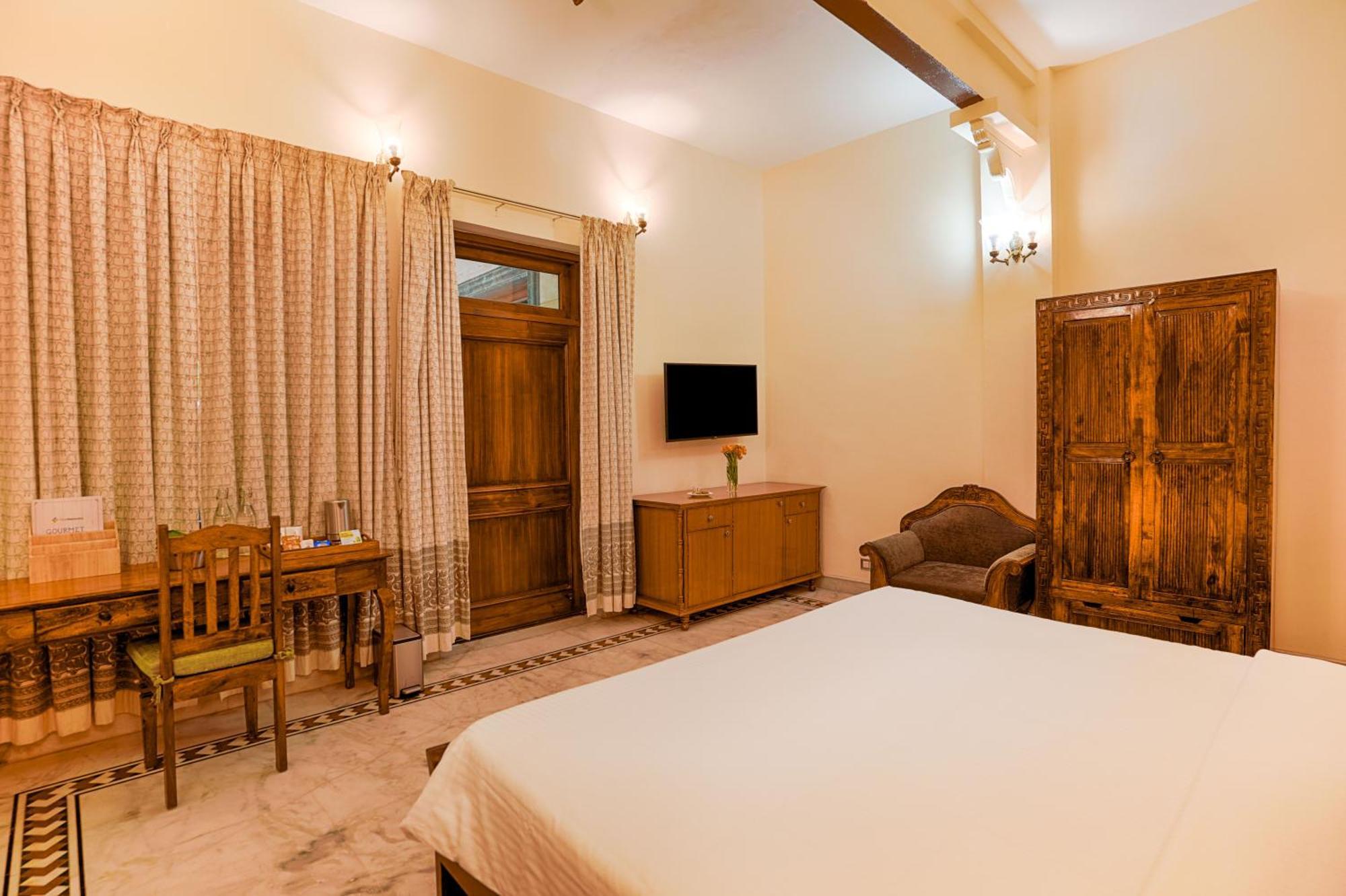 Отель Club Mahindra Бхаратпур Экстерьер фото