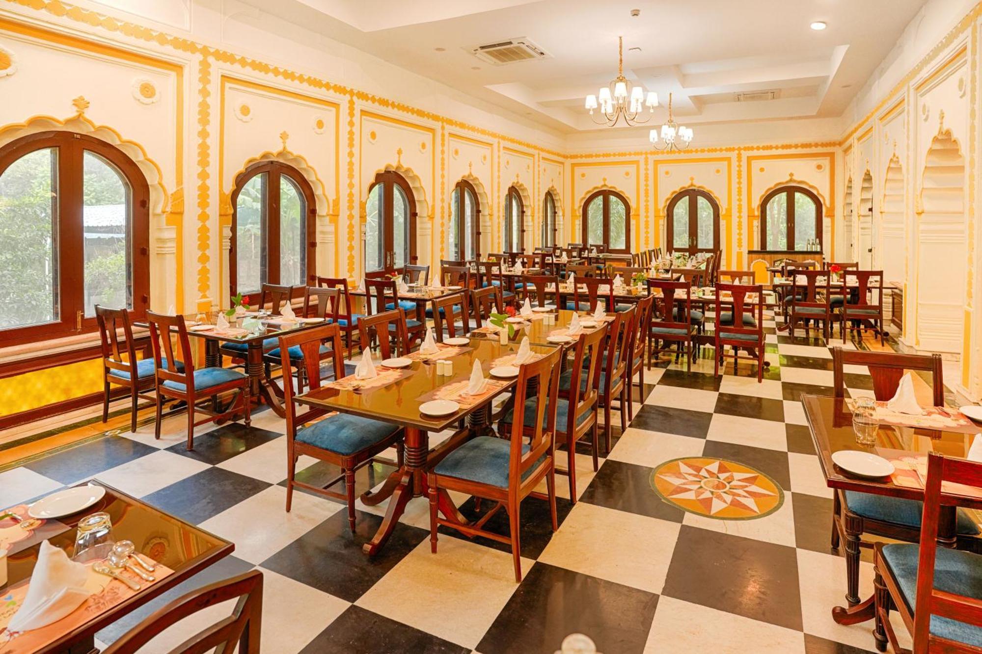 Отель Club Mahindra Бхаратпур Экстерьер фото
