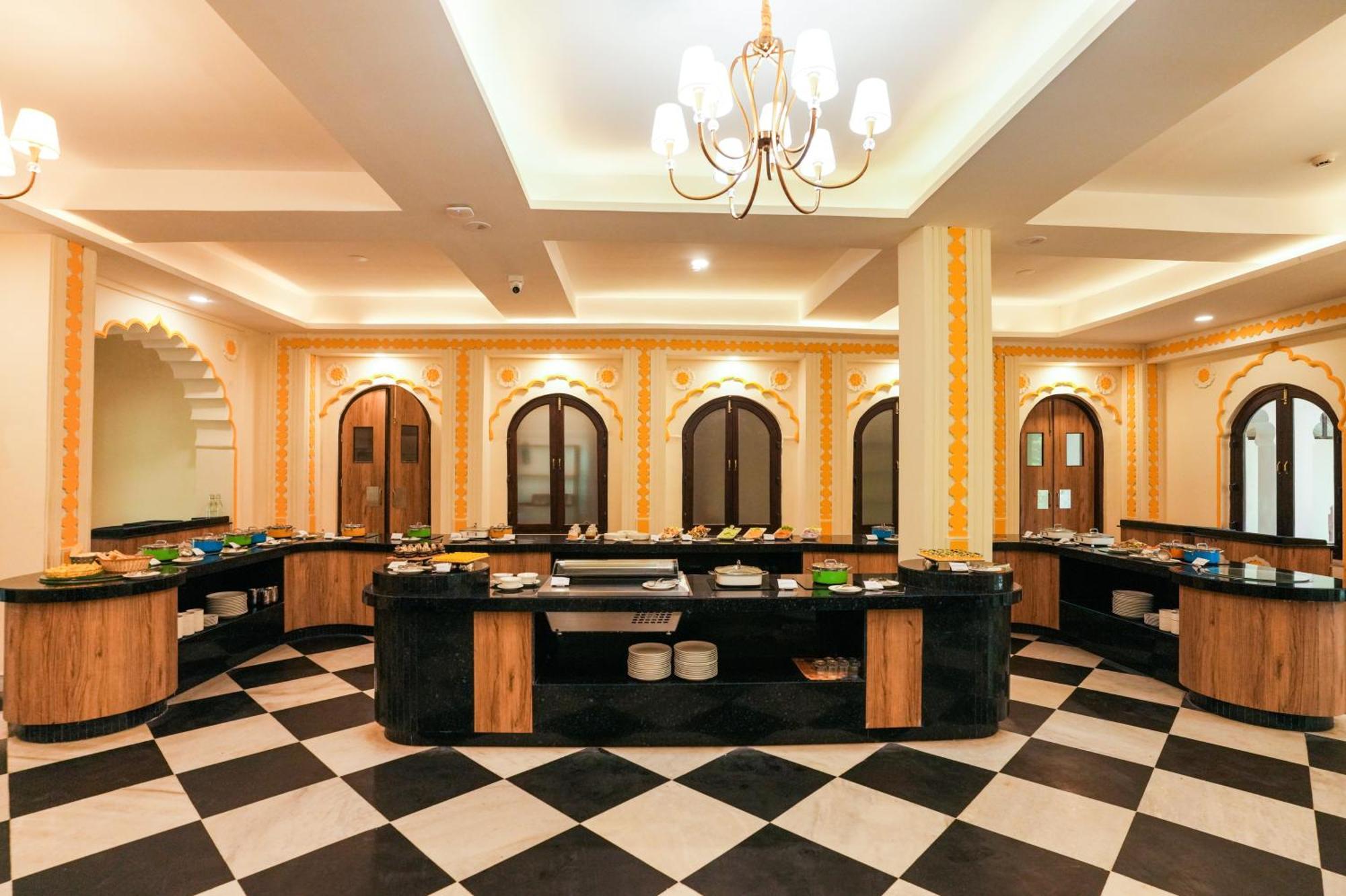 Отель Club Mahindra Бхаратпур Экстерьер фото