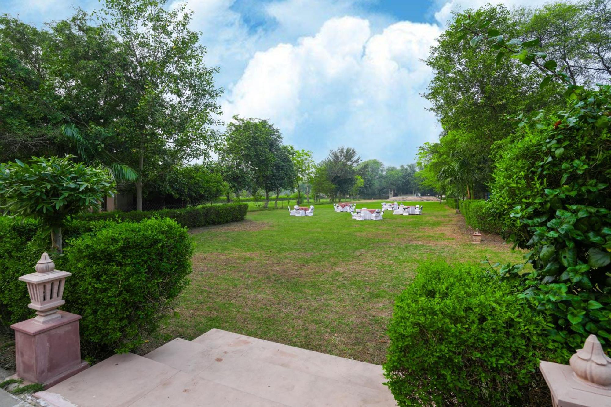 Отель Club Mahindra Бхаратпур Экстерьер фото